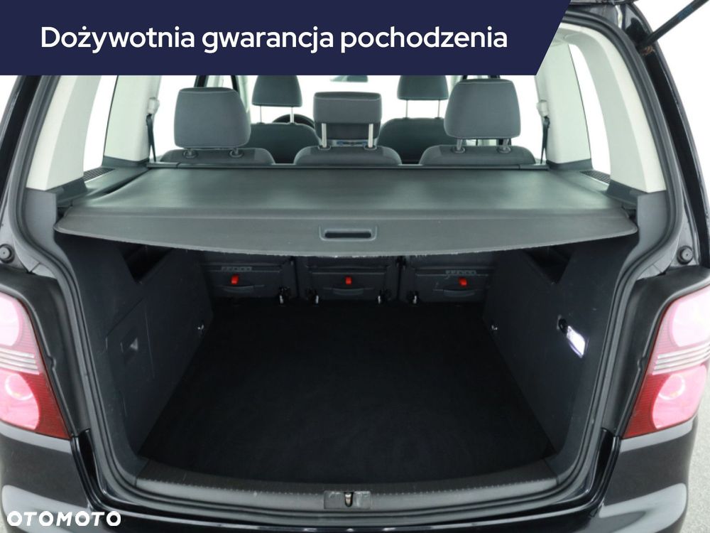 Volkswagen Touran - 17