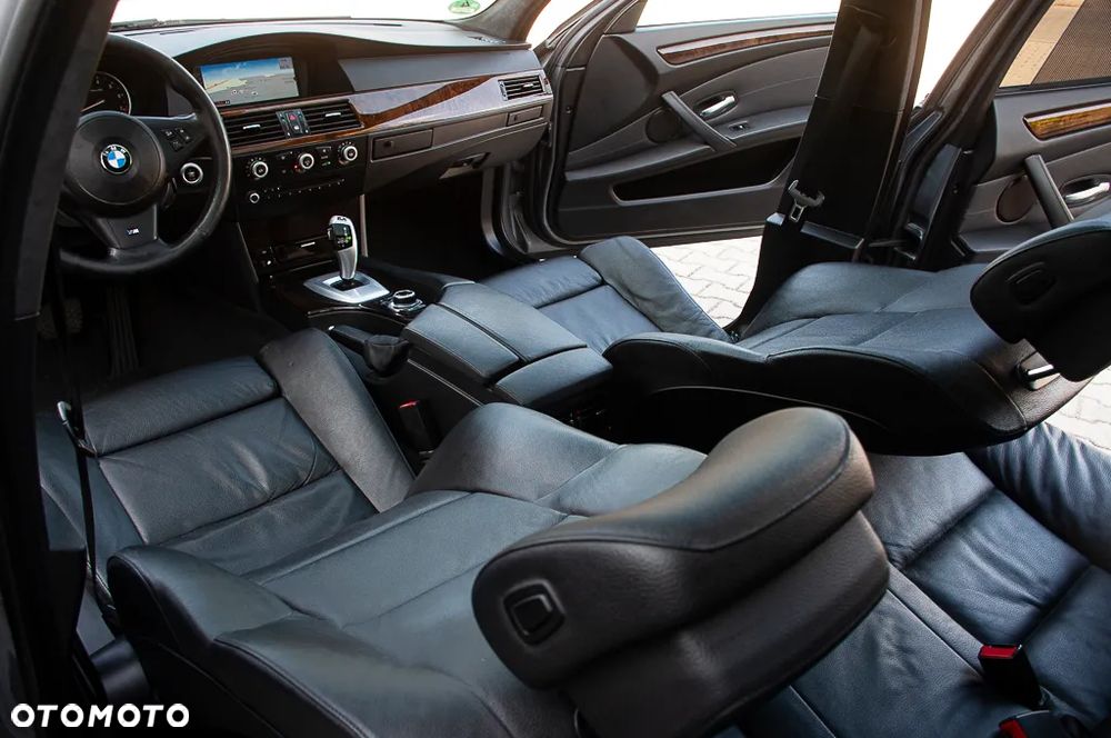 BMW Seria 5 525i xDrive Edition Exclusive - 23