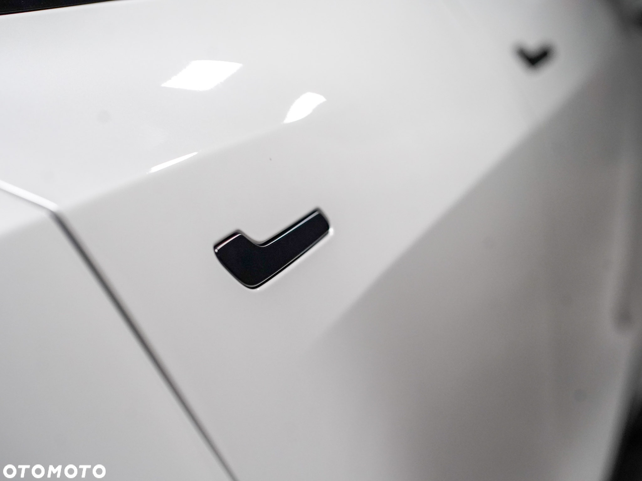 Tesla Y Performance AWD - 12