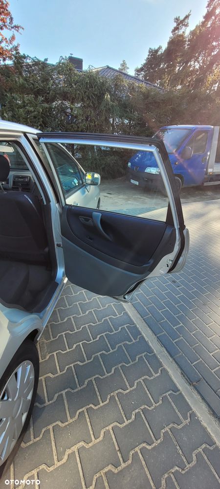 Suzuki Liana Kombi 1.6 Comfort - 17