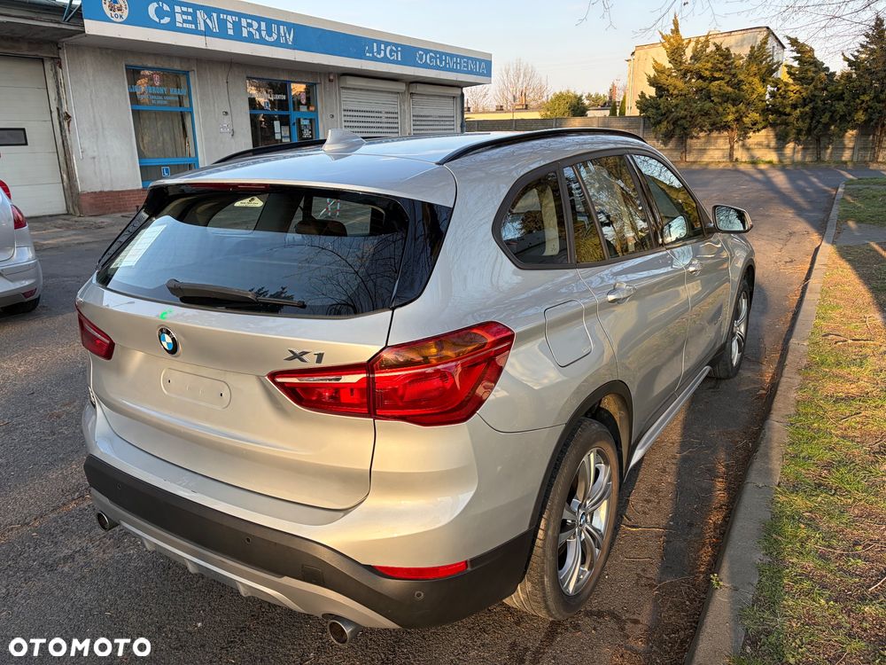 BMW X1 xDrive20d Sport Line - 4