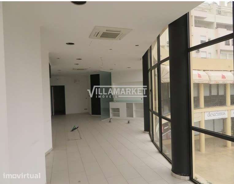 Loja da banca com 98 m2 inserida no Centro Comercial Fontedeira em Por - Grande imagem: 2/10