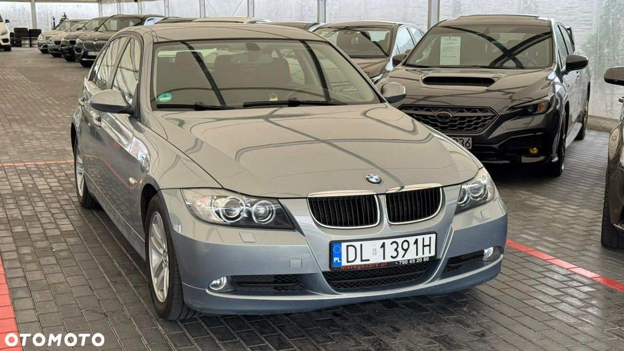 BMW Seria 3 320i - 3