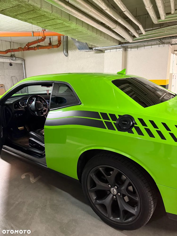 Dodge Challenger - 34