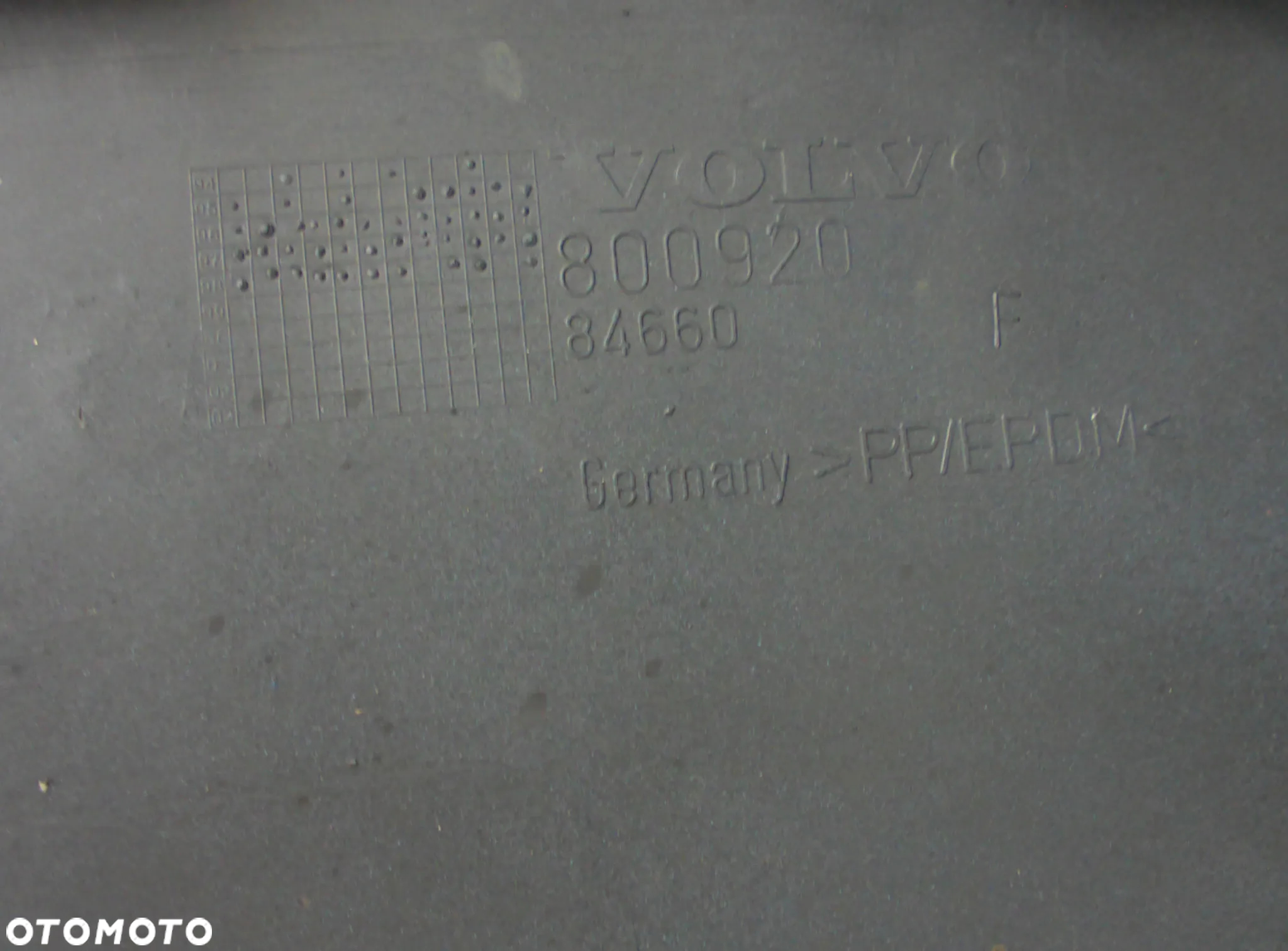 Volvo v40 Zderzak Przód - 13