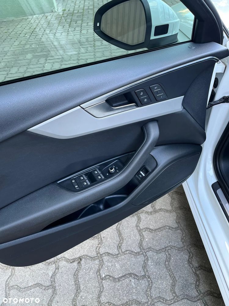 Audi A4 Limousine 45 TFSI Quattro S tronic - 8