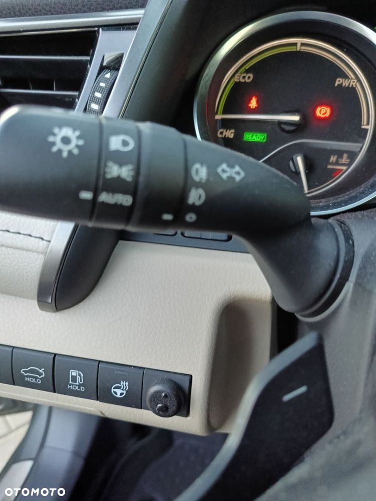 Toyota Camry 2.5 Hybrid Executive CVT - 11