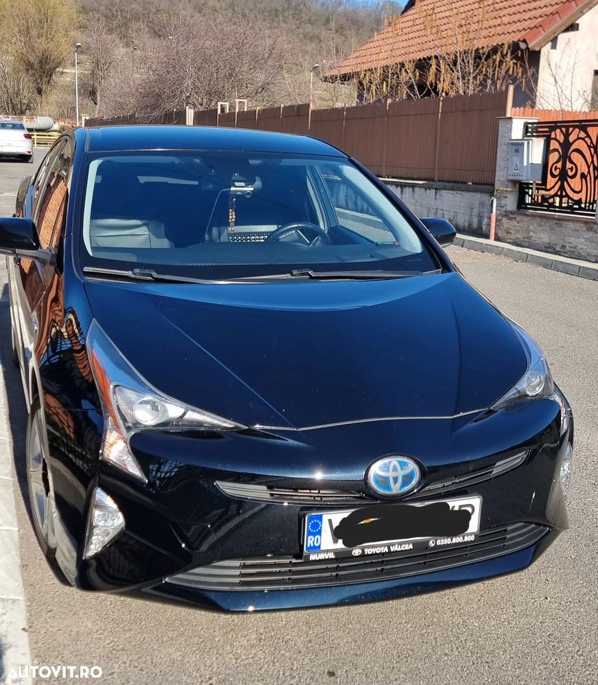 Toyota Prius Hybrid - 3