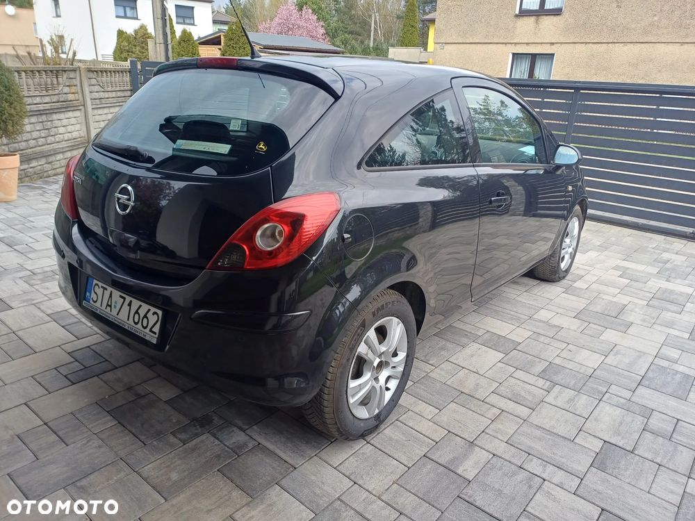 Opel Corsa 1.4 16V Cosmo - 3