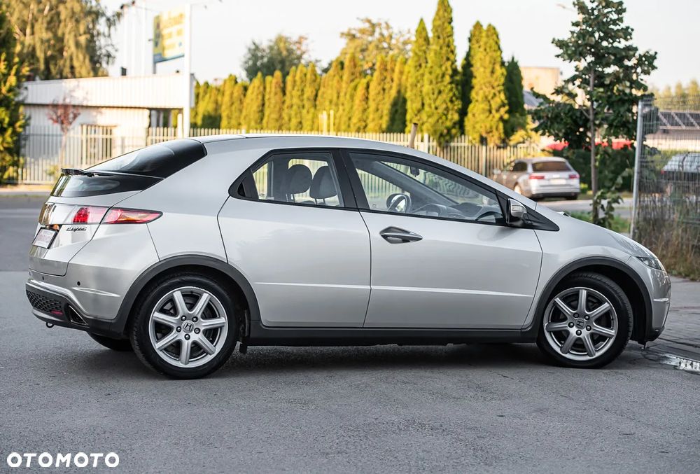 Honda Civic 1.8 Executive NAVI - 11