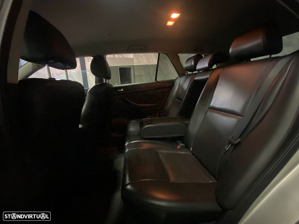 Toyota Avensis SW 2.2 D-4D - 9