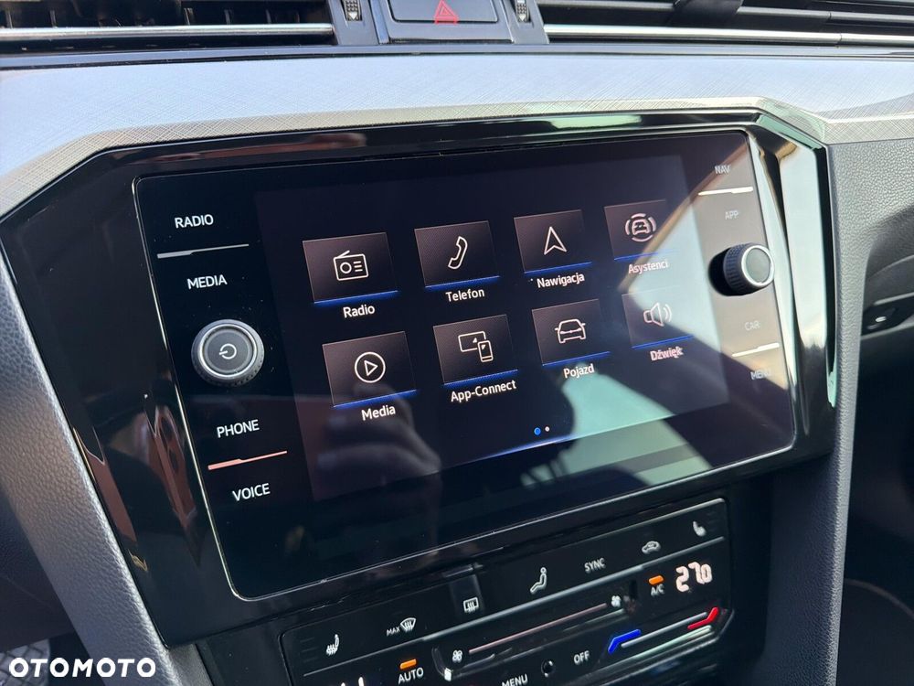 Volkswagen Passat - 29