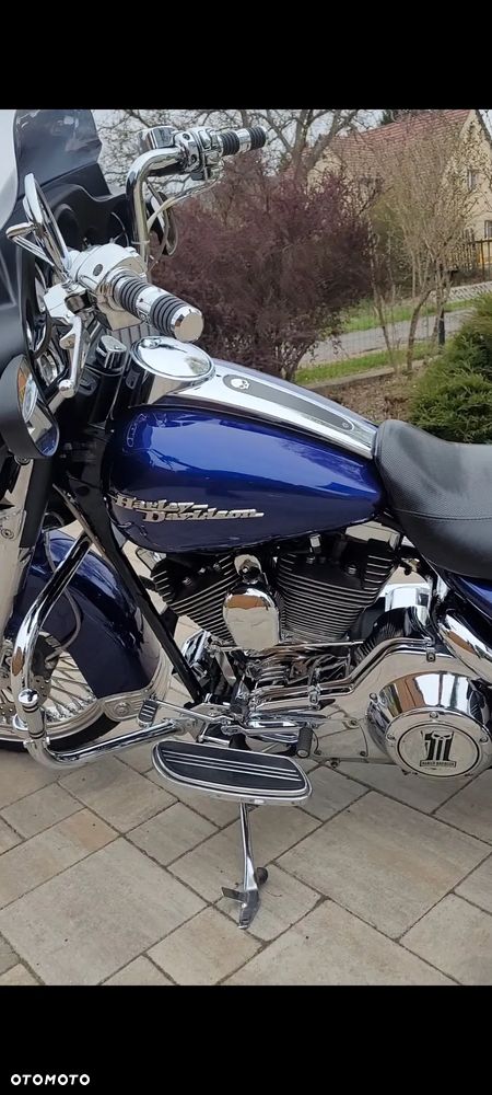 Harley-Davidson Touring Street Glide - 11