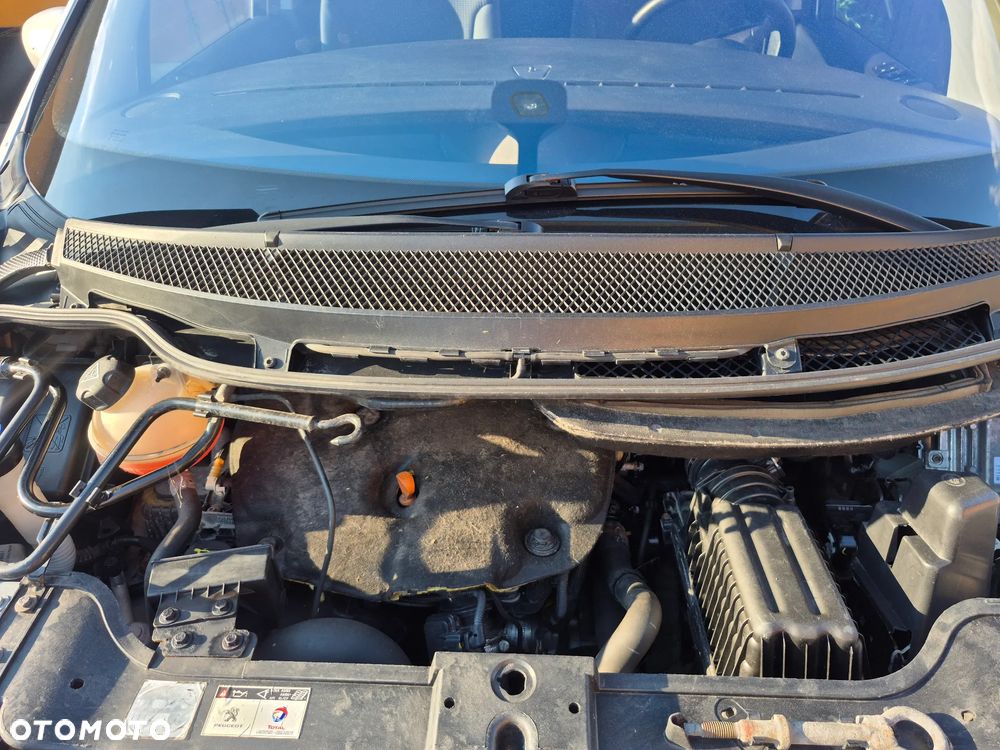Peugeot 807 HDi 135 Active - 17