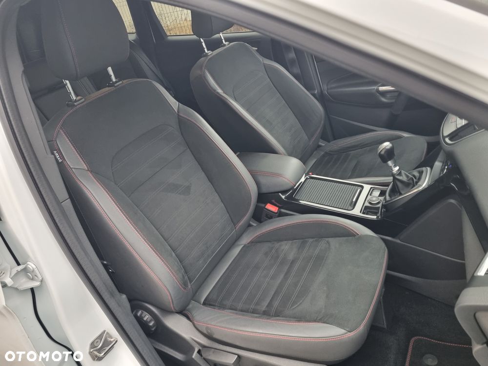 Ford Kuga 2.0 TDCi 4x2 ST-Line - 33