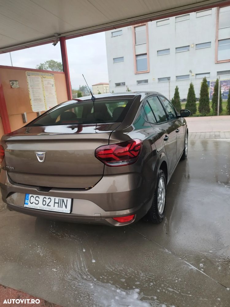 Dacia Logan TCe 90 Essential - 8