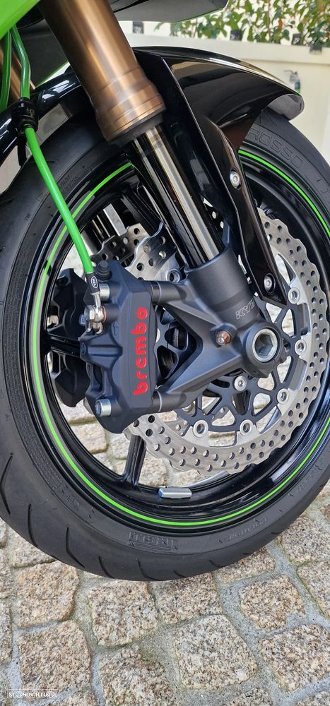 Kawasaki Ninja ZX-10R - 10