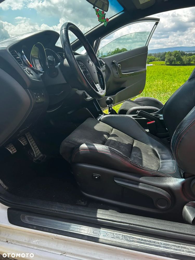 Kia Ceed - 14
