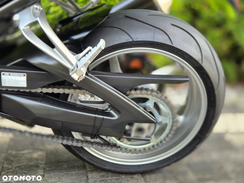 Yamaha FZ - 24