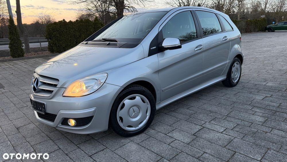 Mercedes-Benz Klasa B 180 BlueEFFICIENCY SPORT EDITION - 24