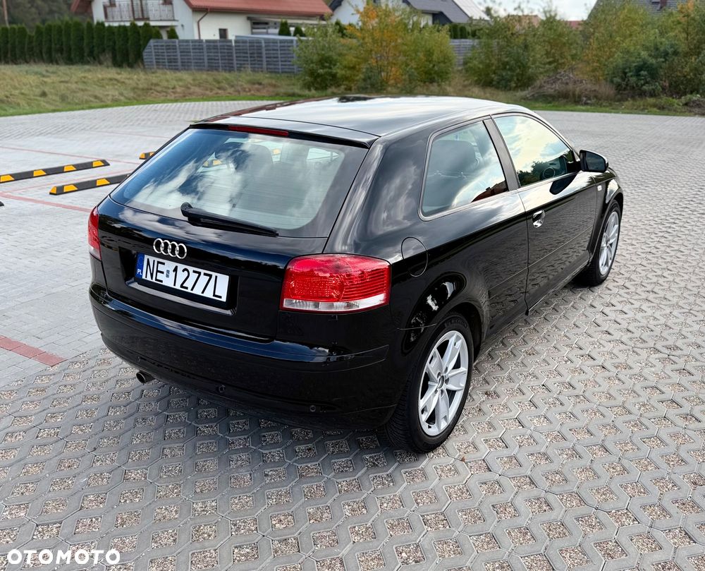 Audi A3 3-drzwiowe 1.6 FSI Ambition - 5