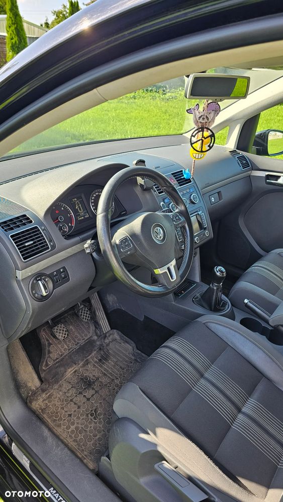 Volkswagen Touran 2.0 TDI DPF MATCH - 9