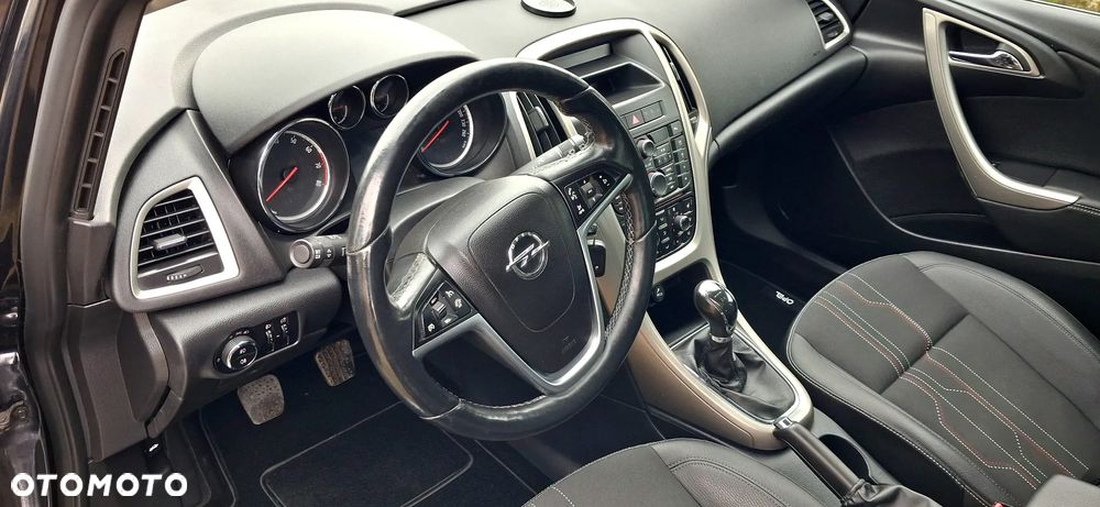 Opel Astra 1.4 150 Jahre - 15