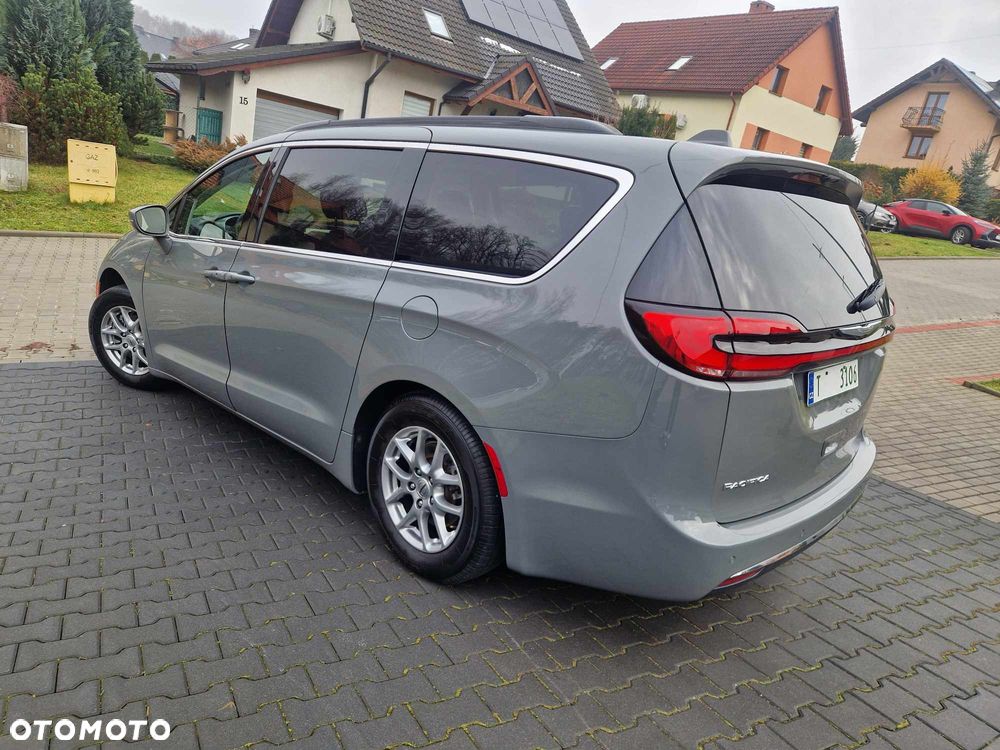 Chrysler Pacifica - 5