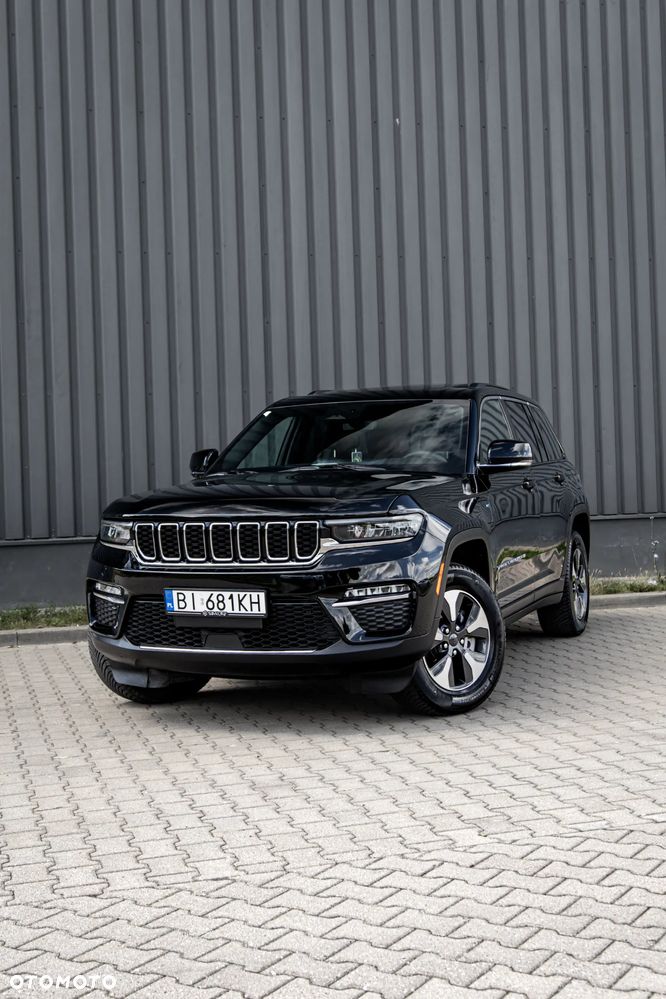 Jeep Grand Cherokee - 36