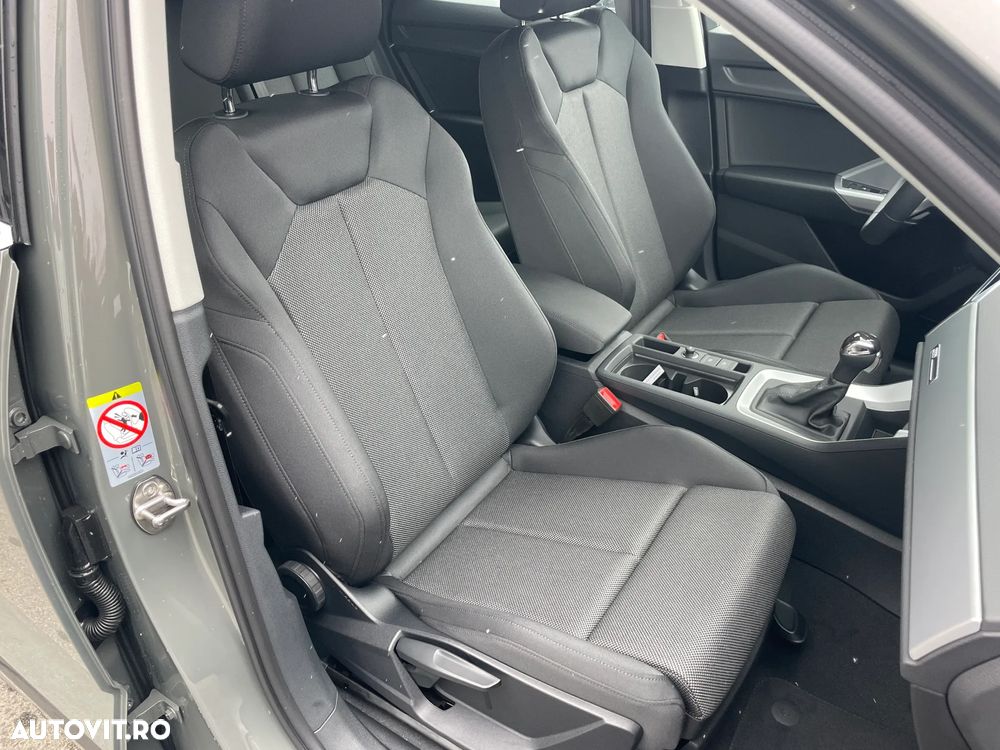 Audi Q3 2.0 35 TDI S tronic Basic - 12