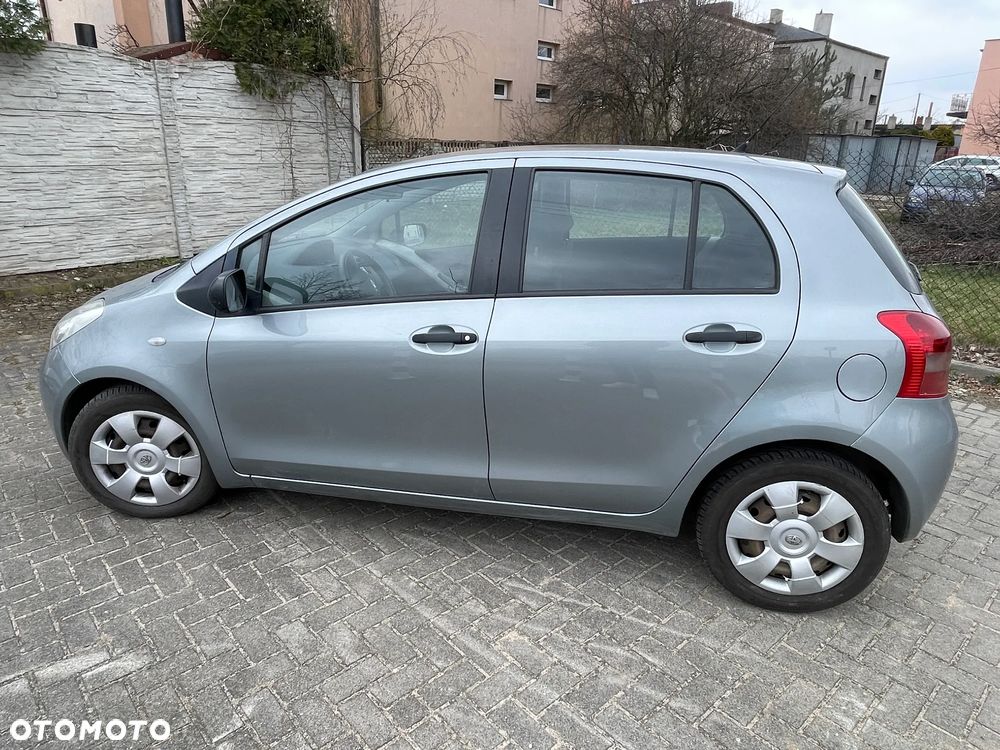 Toyota Yaris 1.3 Terra - 10
