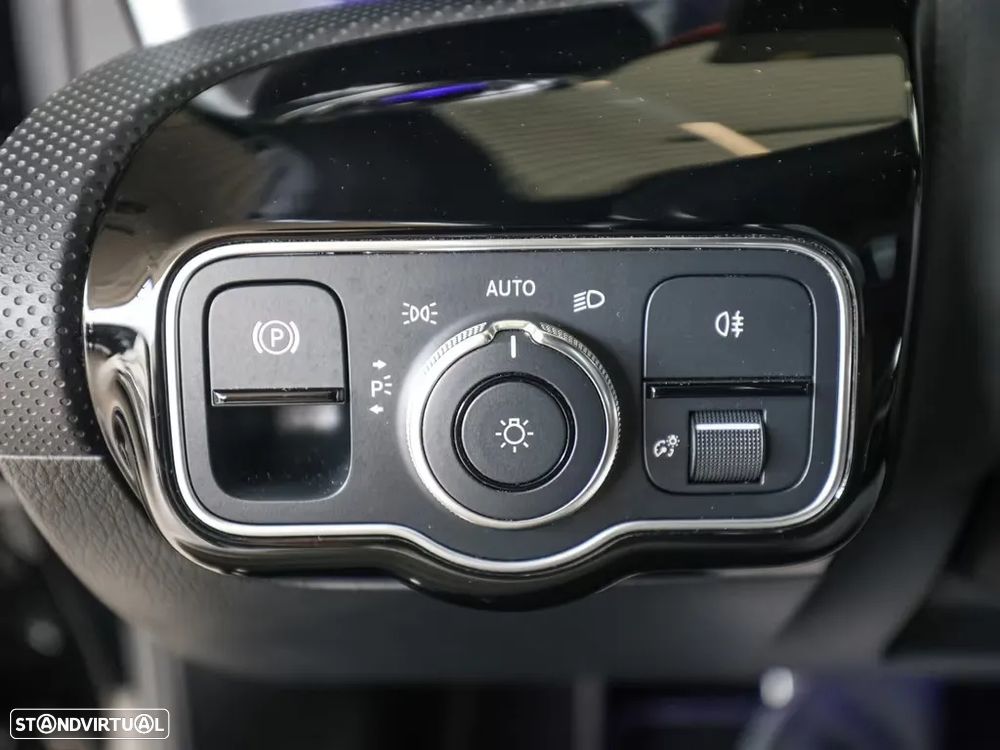 Mercedes-Benz A 250 e AMG Line - 10