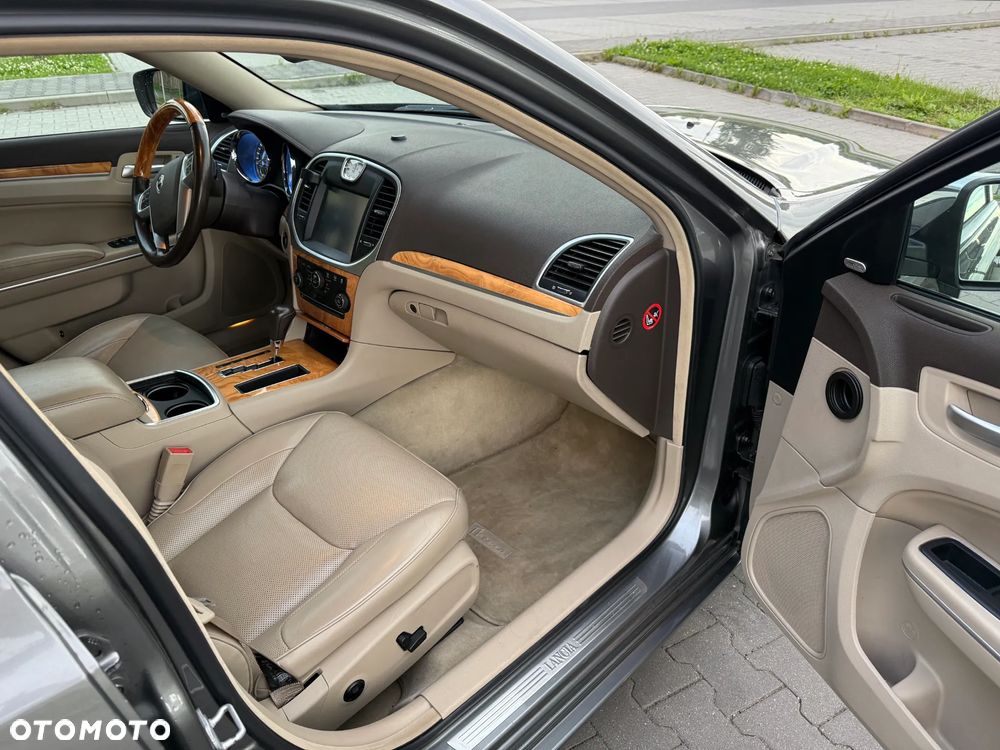 Lancia Thema 3.0CRD Executive - 9