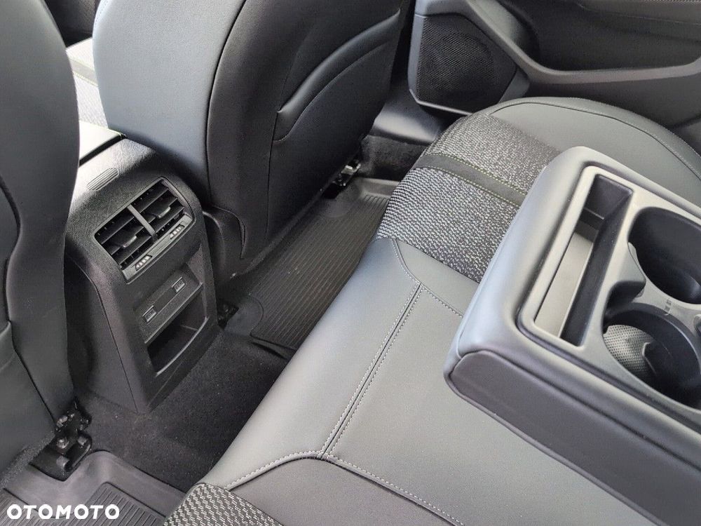 Peugeot 308 1.2 PureTech GT S&S EAT8 - 12