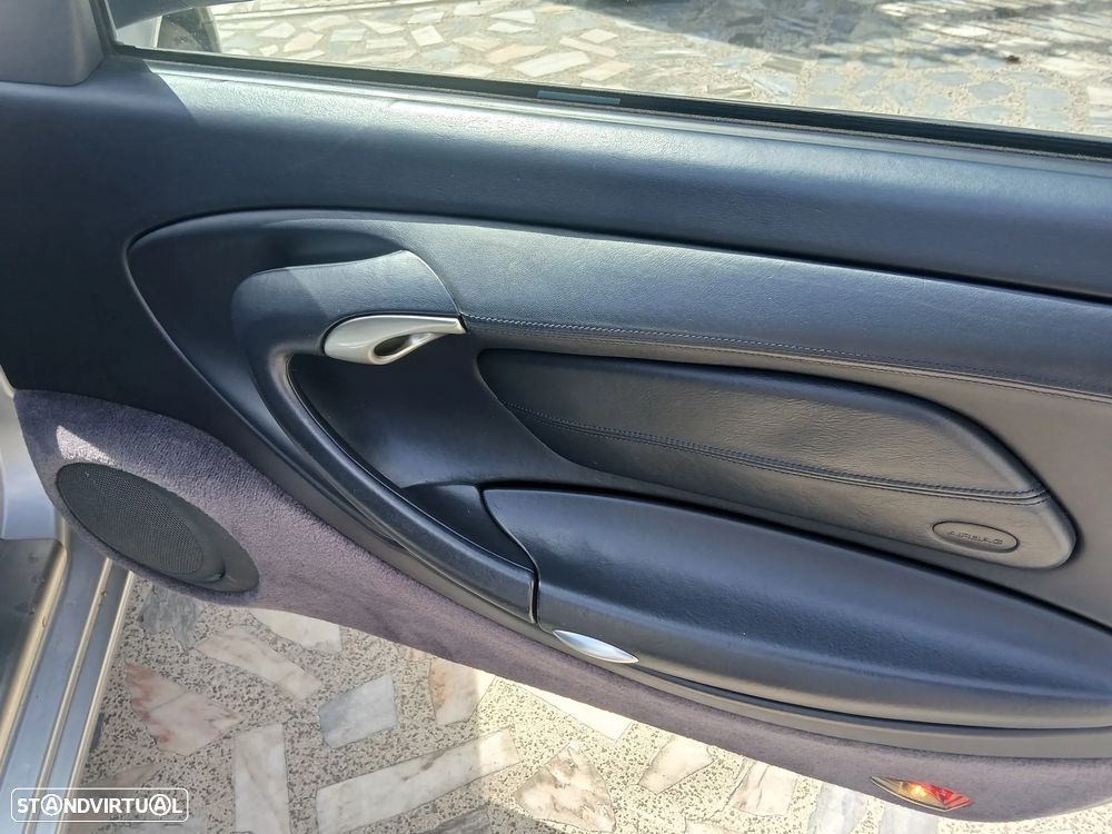 Porsche 911 Série F - 25