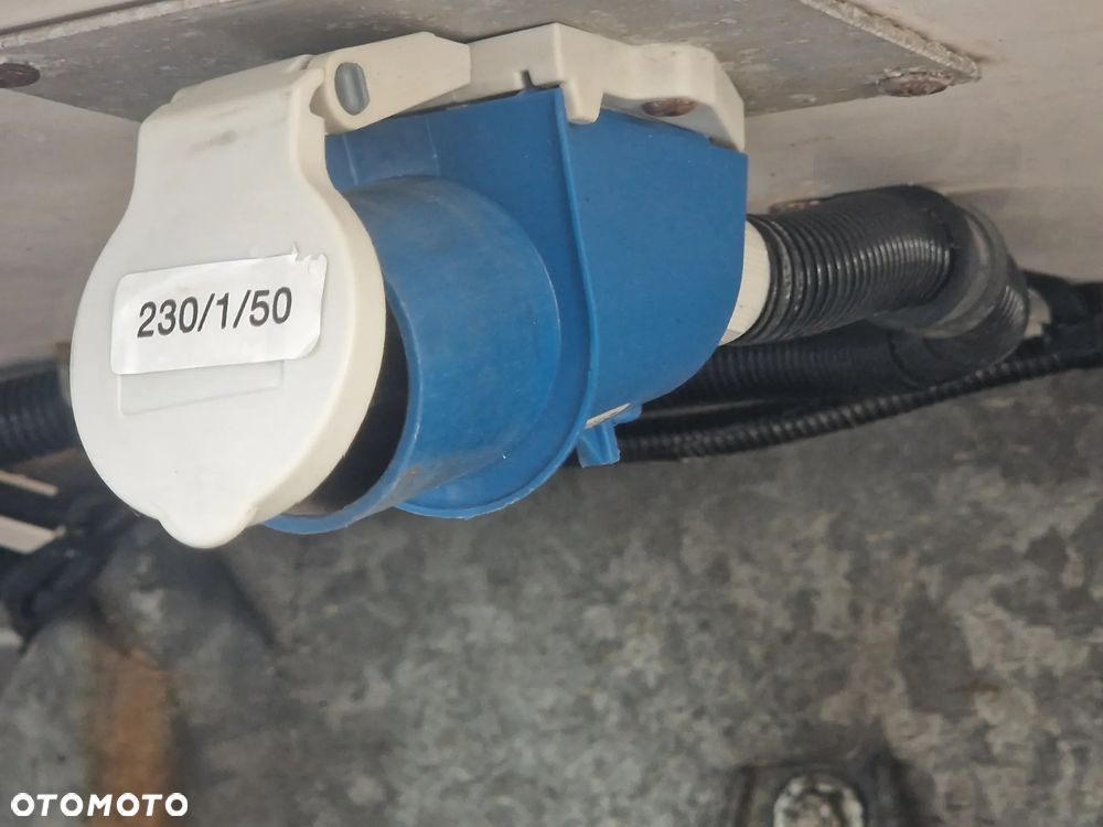 Iveco DAILY 6EP CHŁODNIA MROŹNIA IZOTERMA AGREGAT THERMO KING V-200 MAX GRZANIE 3,41x2,09x2,10 - 36