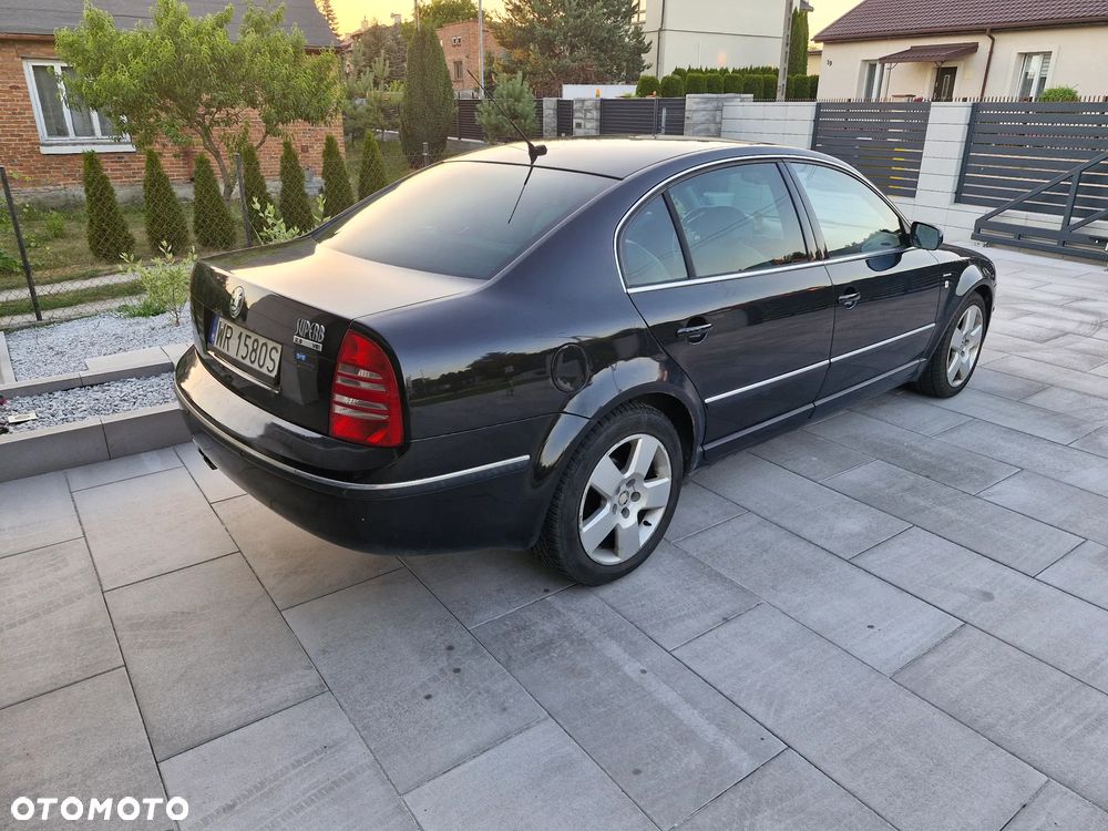 Skoda Superb 2.8 V6 Prestige Plus - 10