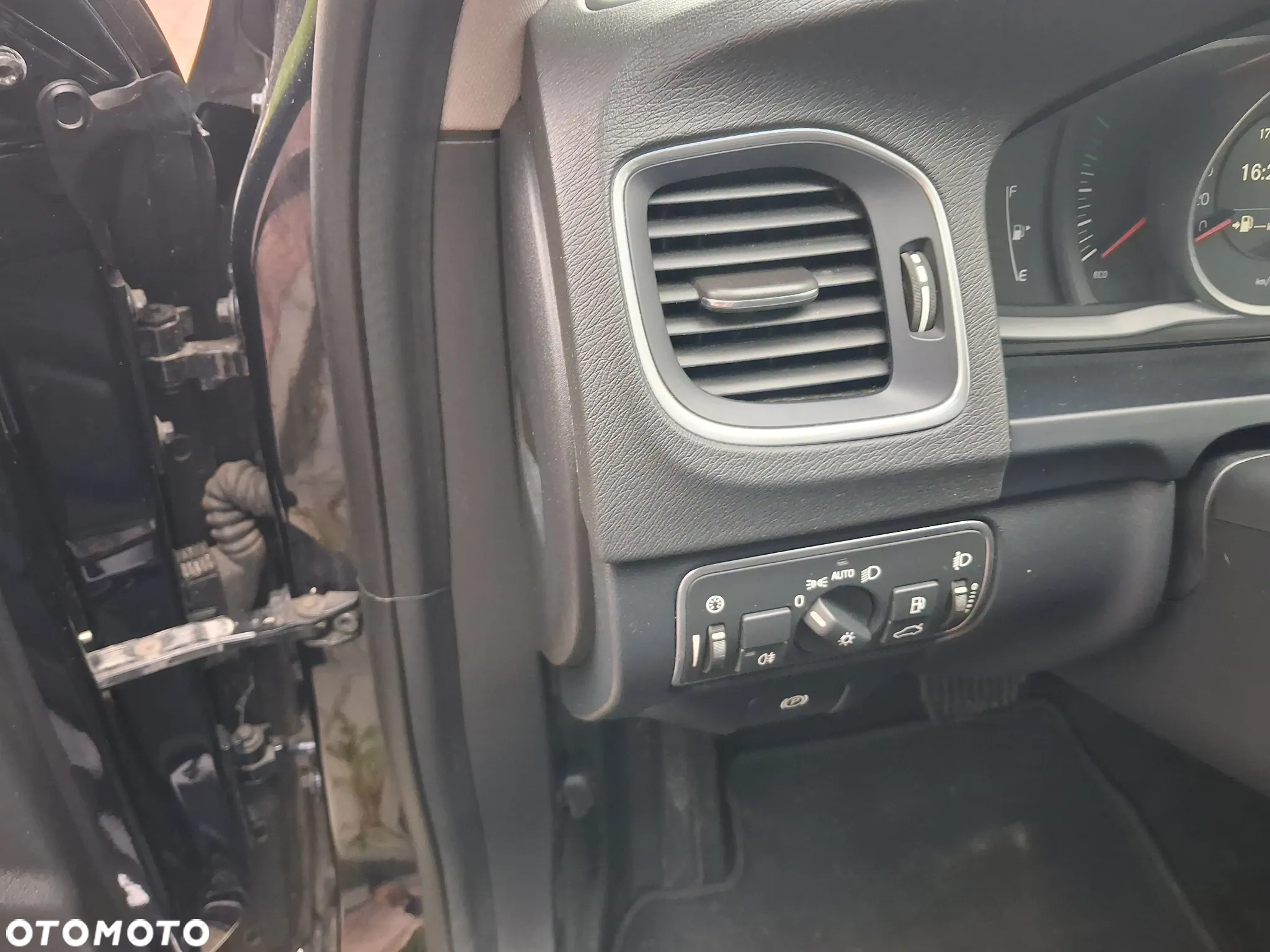 Volvo V60 D2 Geartronic Kinetic - 23