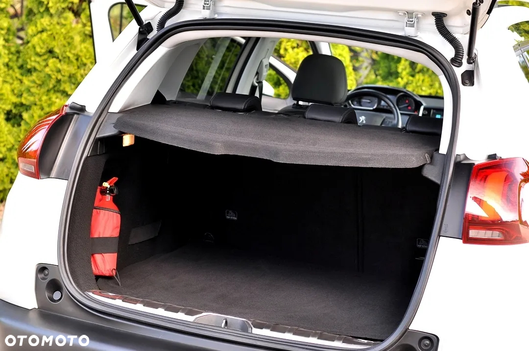 Peugeot 2008 1.2 Pure Tech GPF Allure S&S - 13