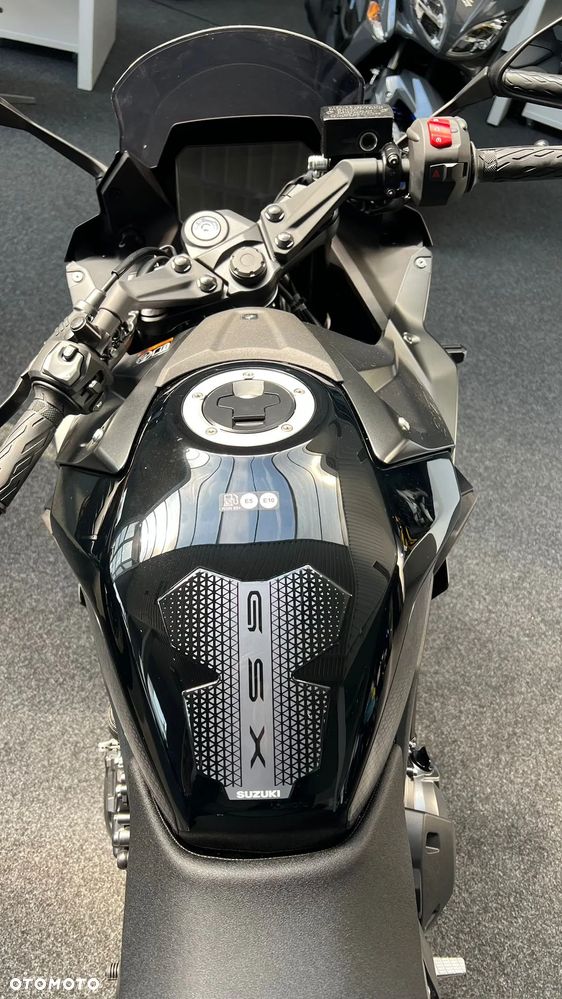 Suzuki GSX-R - 7