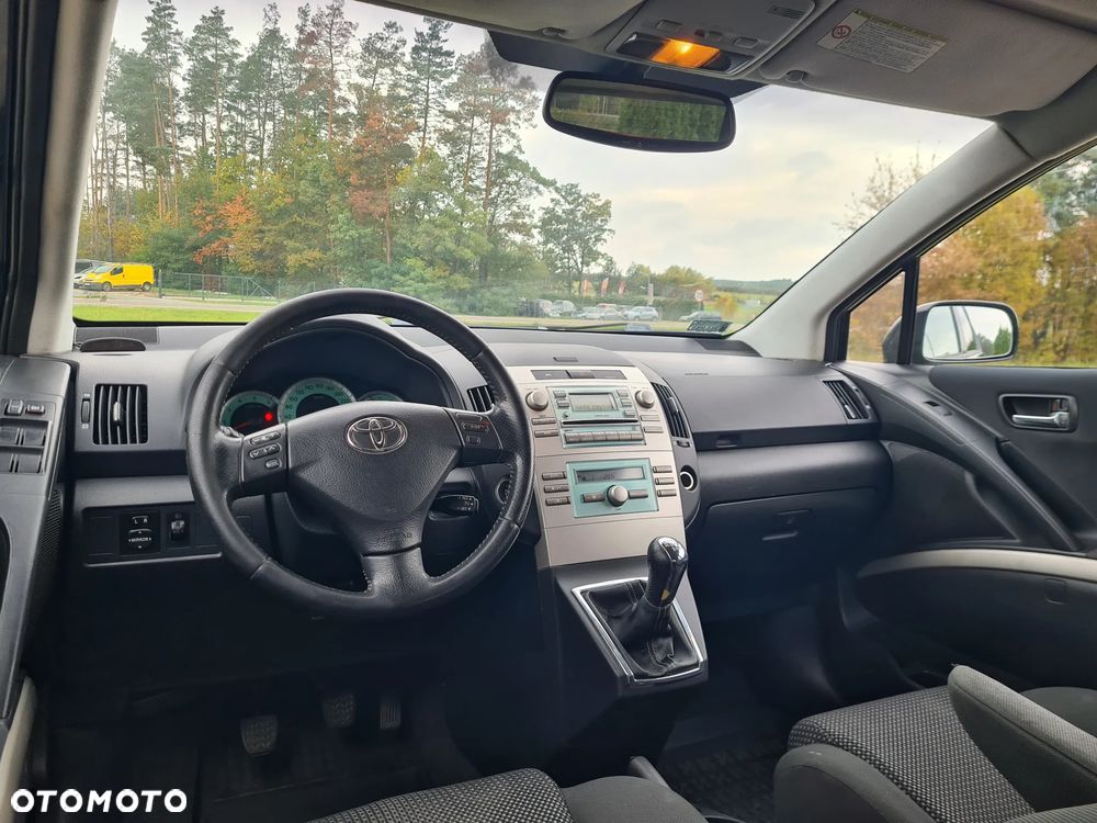 Toyota Corolla Verso - 13
