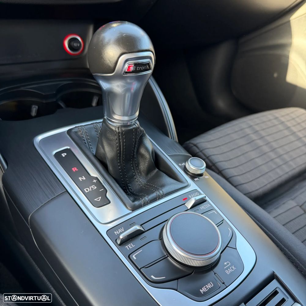 Audi A3 Sportback 1.6 TDI (clean diesel) S tronic Attraction - 26