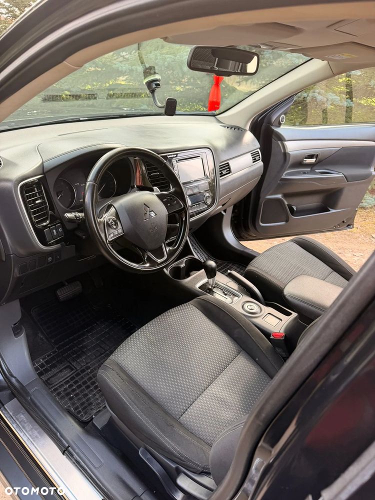 Mitsubishi Outlander 2.0 Intense + Navi 4WD CVT - 2