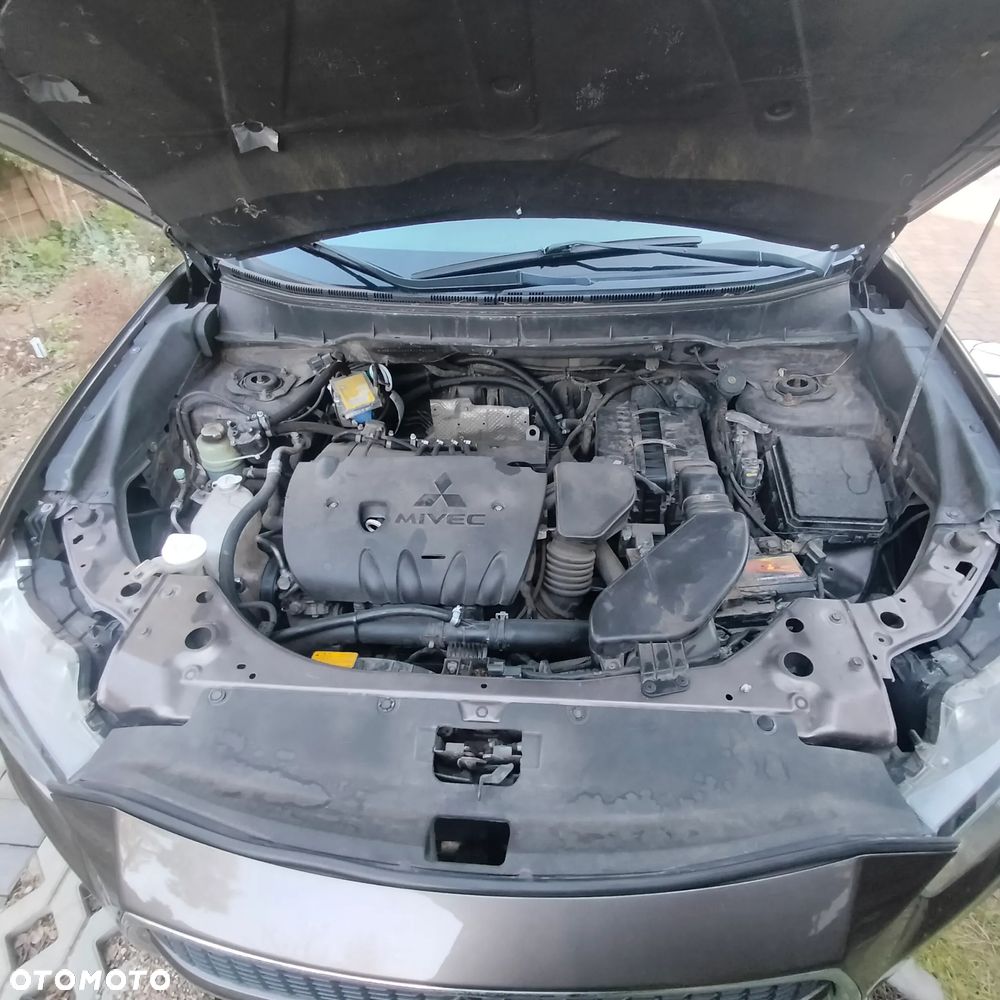 Mitsubishi Outlander - 7