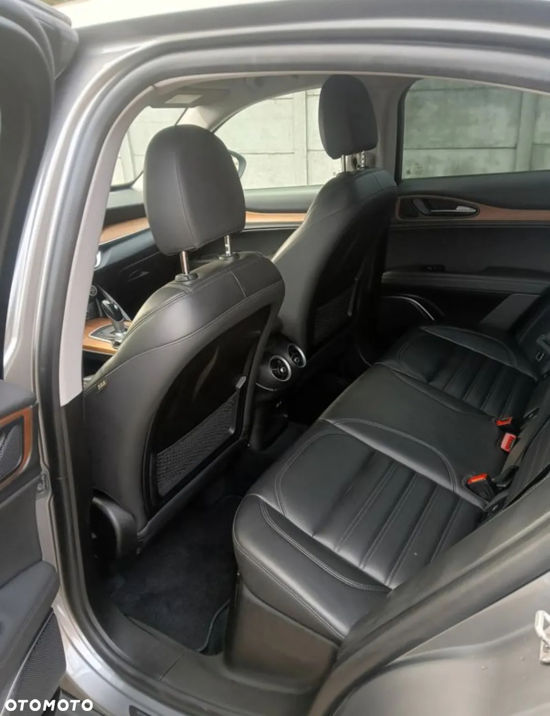 Alfa Romeo Stelvio 2.0 Turbo 16V AT8-Q4 First Edition - 9