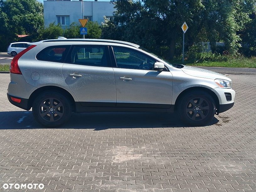 Volvo XC 60 D3 Momentum - 4