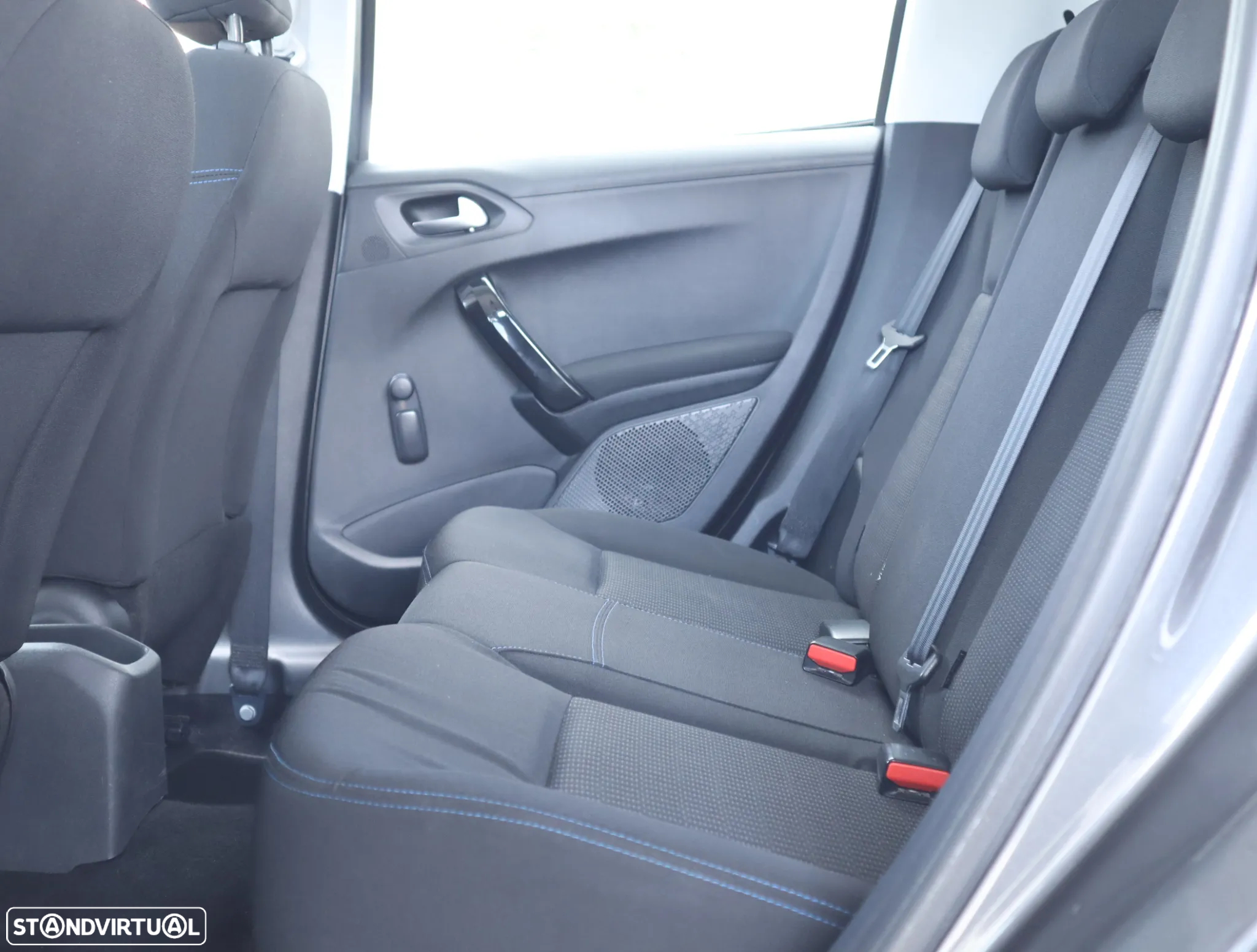 Peugeot 208 1.2 PureTech Style - 25