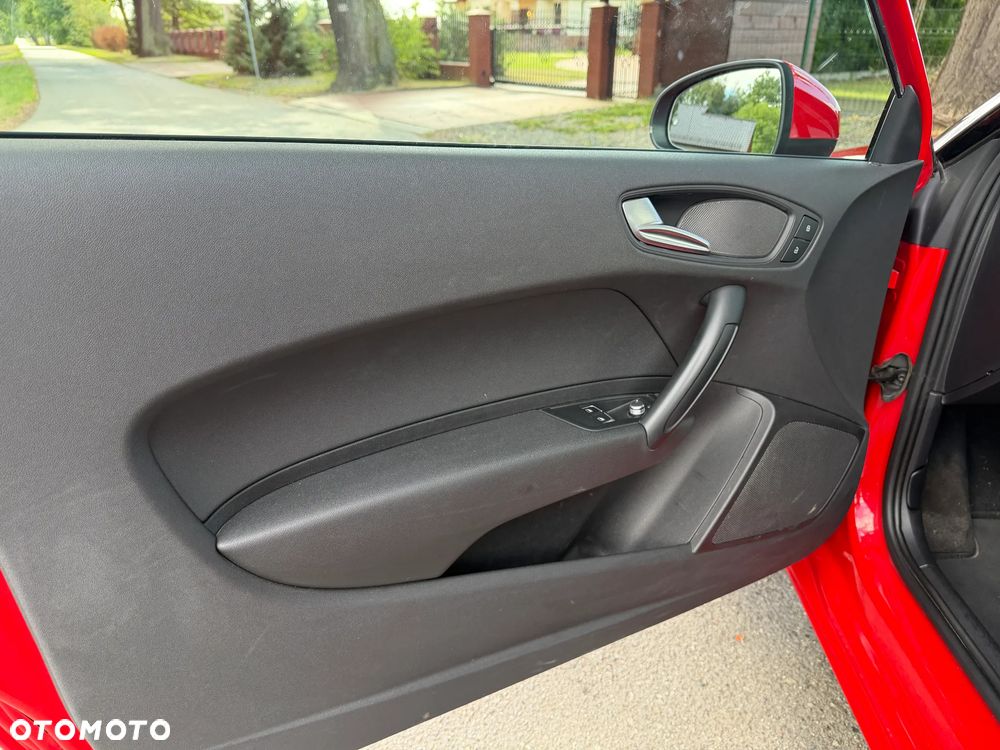 Audi A1 3-drzwiowe 1.6 TDI S line Sportpaket - 12