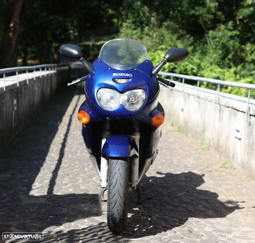 Suzuki GSX - 11