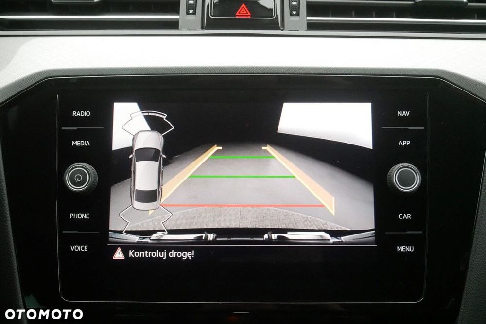 Volkswagen Passat - 21